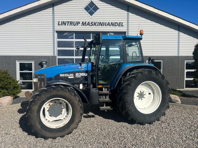 New Holland 8360