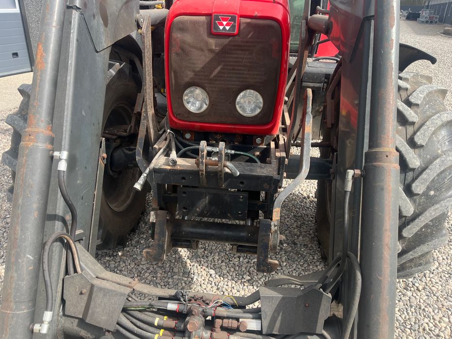 Massey Ferguson 6480 Dyna 4 Med frontlift og frontlæsser - Traktorer - Traktorer 4 wd - 4