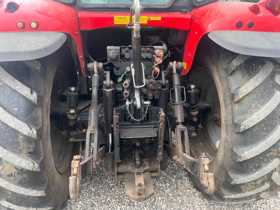 Massey Ferguson 6480 Dyna 4 Med frontlift og frontlæsser - Traktorer - Traktorer 4 wd - 5
