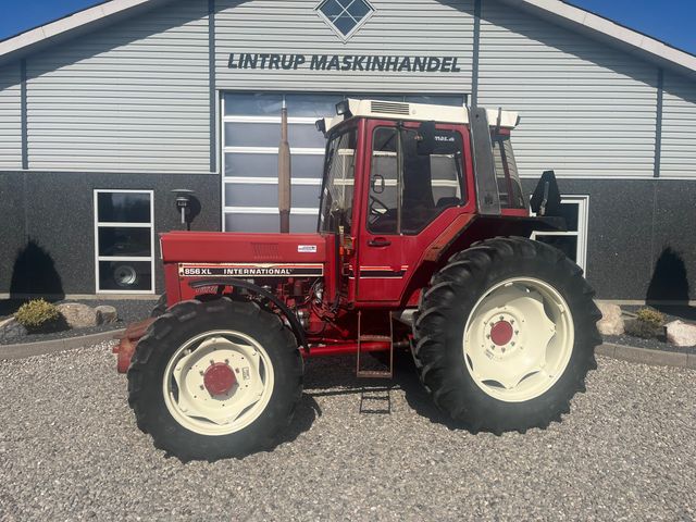 IH 856XL