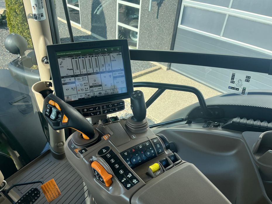 John Deere 6195R Ultimate Edition, CommandPro, Meget velholdt traktor - Traktorer - Traktorer 4 wd - 3