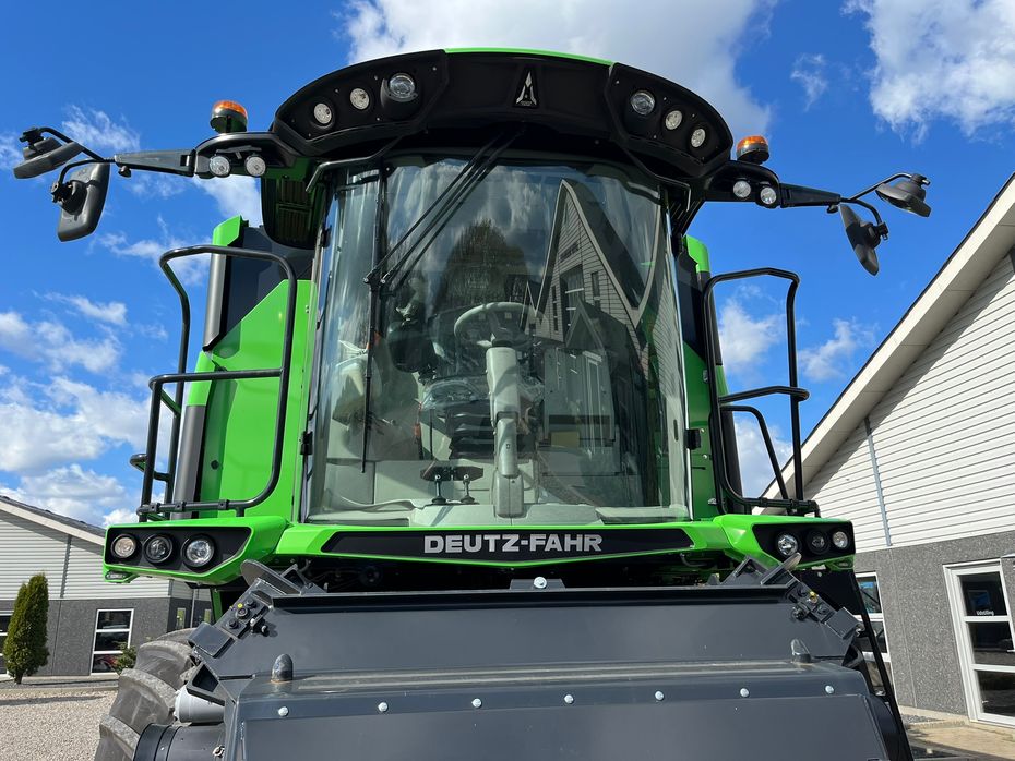 Deutz-Fahr C7206 With 24feed - 7.2m header. New and unused Combine together with 7.2m header - Høstmaskiner - Mejetærskere - 16