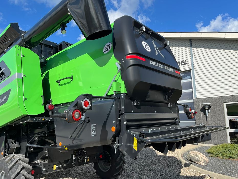 Deutz-Fahr 7206 With 24feed - 7.2m header. New and unused Combine together with 7.2m header - Høstmaskiner - Mejetærskere - 11