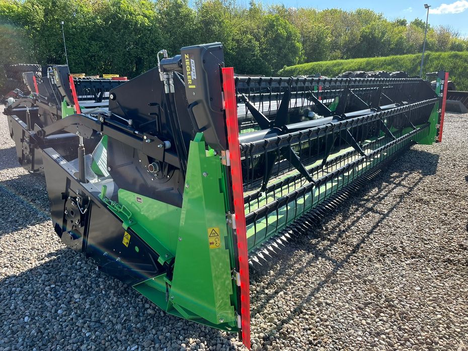Deutz-Fahr C7206 With 24feed - 7.2m header. New and unused Combine together with 7.2m header - Høstmaskiner - Mejetærskere - 12