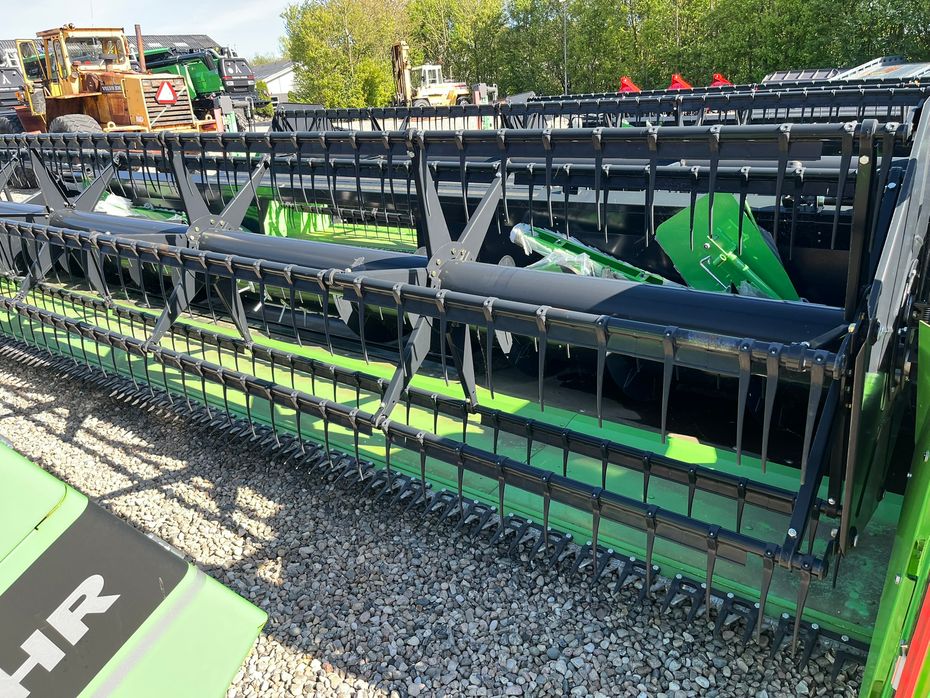 Deutz-Fahr C7206 With 24feed - 7.2m header. New and unused Combine together with 7.2m header - Høstmaskiner - Mejetærskere - 11