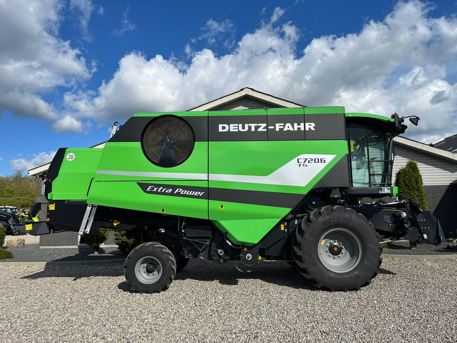 Deutz-Fahr C7206 With 24feed - 7.2m header. New and unused Combine together with 7.2m header - Høstmaskiner - Mejetærskere - 1