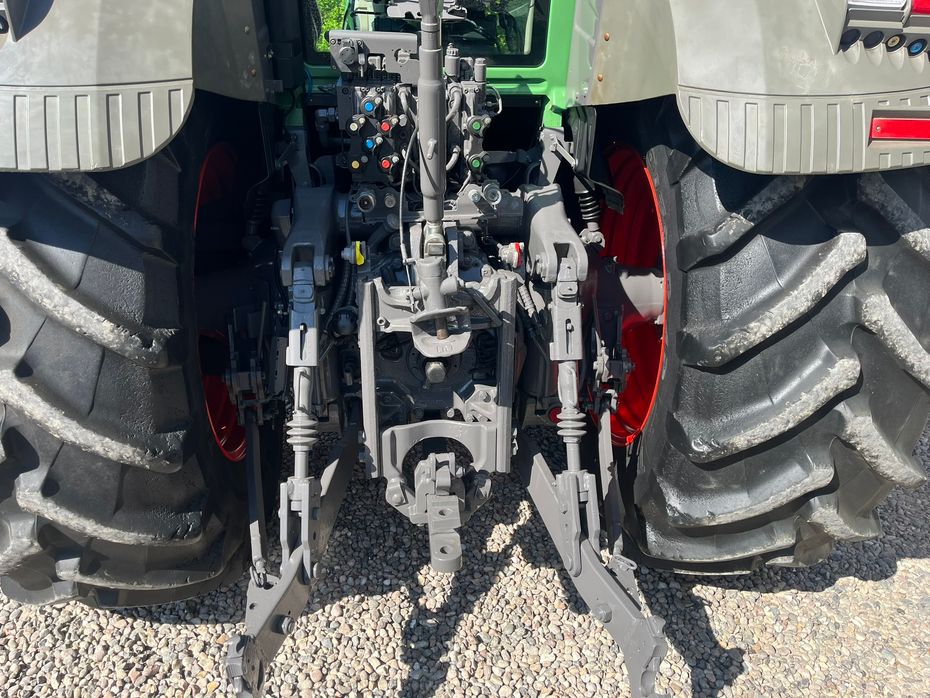 Fendt 828 Profi model.  Meget flot traktor med nye fordæk. - Traktorer - Traktorer 4 wd - 5