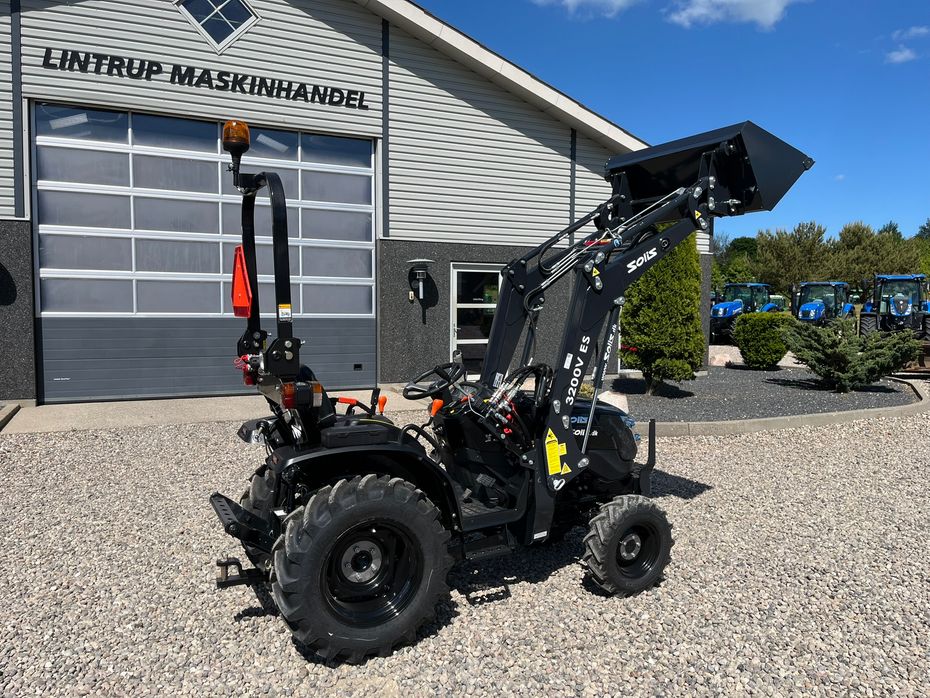Solis S26 6+2 gearmaskine Limited Edition i sort med brede hjul og Fuldhydraulisk frontlæsser - Traktorer - Traktorer 4 wd - 18