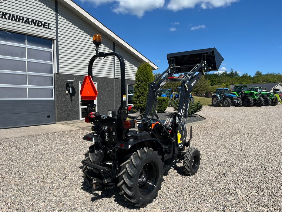 Solis S26 6+2 gearmaskine Limited Edition i sort med brede hjul og Fuldhydraulisk frontlæsser - Traktorer - Traktorer 4 wd - 19