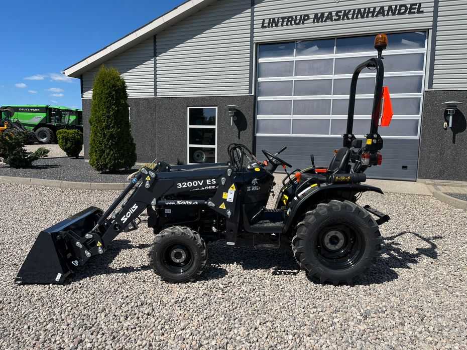 Solis S26 6+2 gearmaskine Limited Edition i sort med brede hjul og Fuldhydraulisk frontlæsser - Traktorer - Traktorer 4 wd - 16