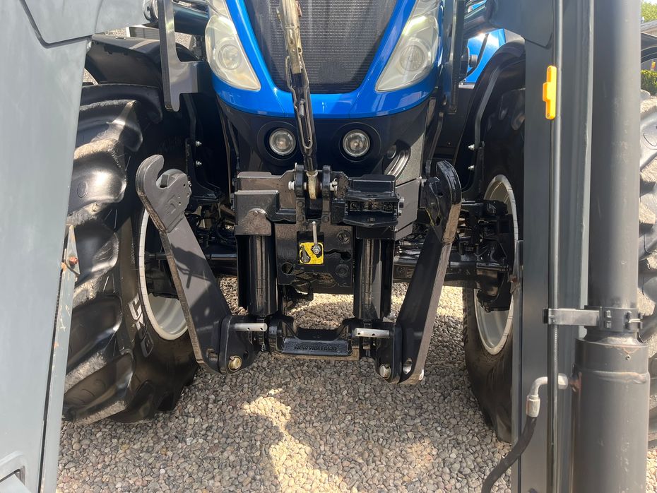 New Holland T7.270 AC med frontlift og frontlæsser - Traktorer - Traktorer 4 wd - 4