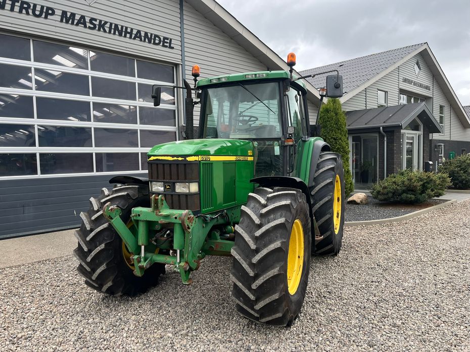 John Deere 6910 TLS, AutoQurd, Hjørnestops computer og frontlift - Traktorer - Traktorer 4 wd - 9