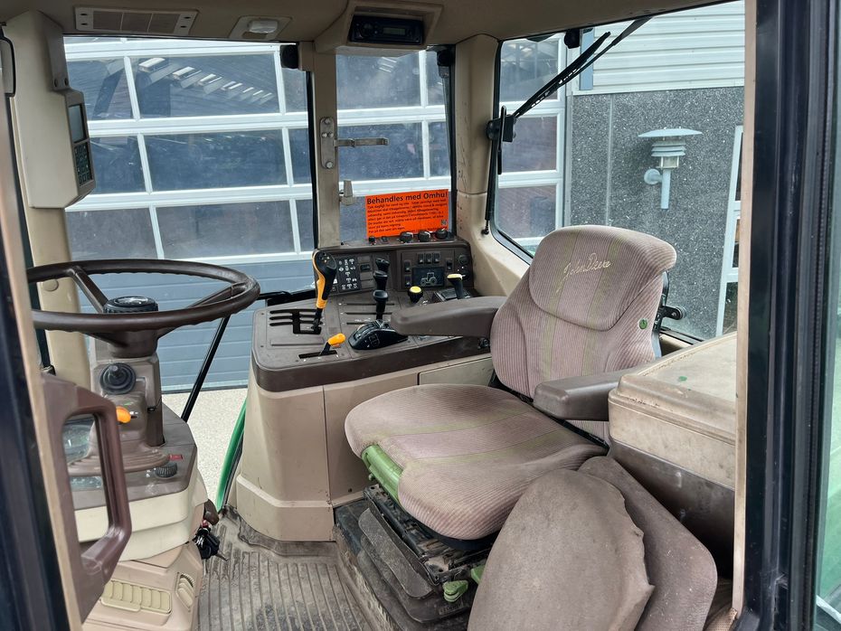 John Deere 6910 TLS, AutoQurd, Hjørnestops computer og frontlift - Traktorer - Traktorer 4 wd - 5