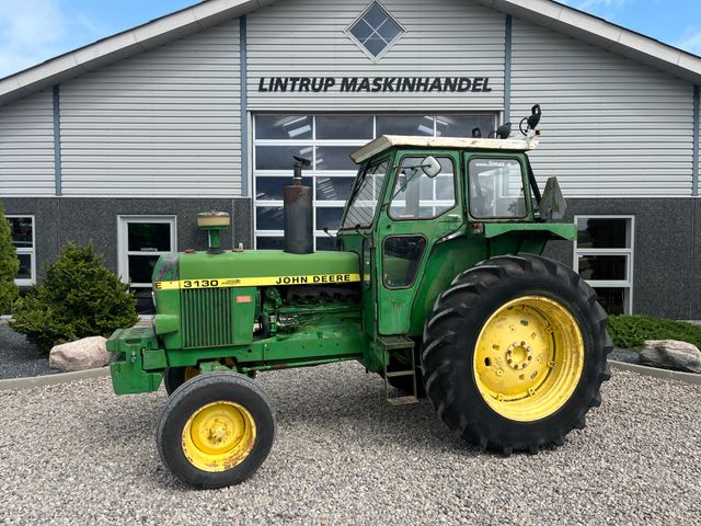 John Deere 3130