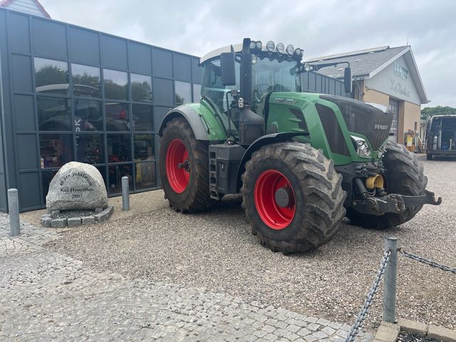 Fendt 828 Vario S4 Profi Plus