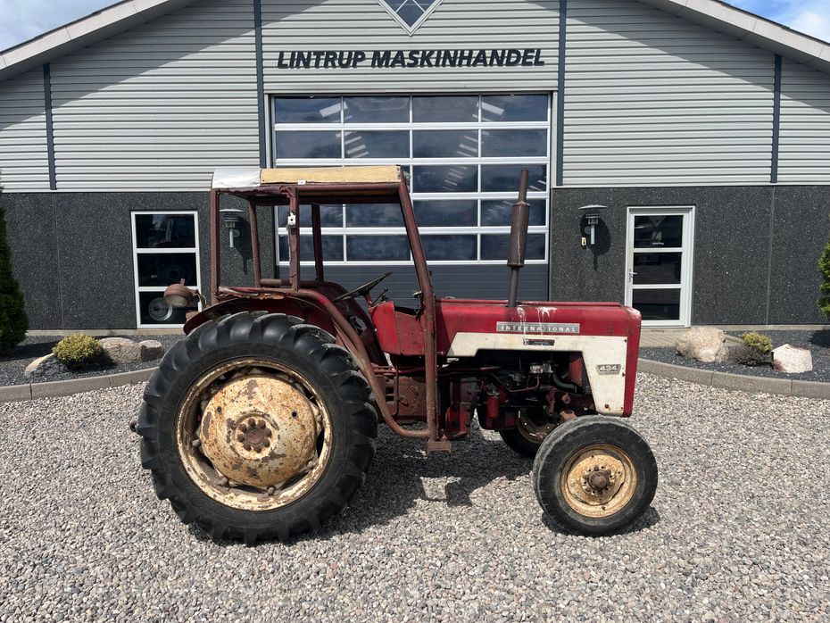 IH 434 - Traktorer - Traktorer 2 wd - 6