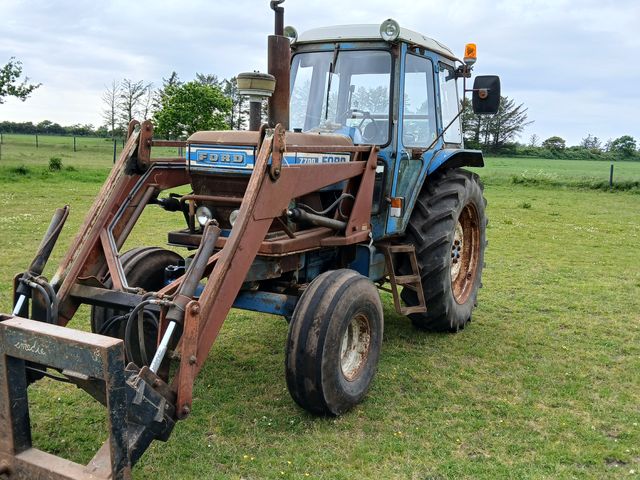 Ford 7700