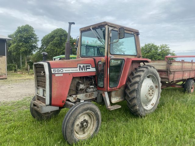 Massey Ferguson 590