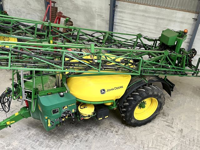 John Deere M944i