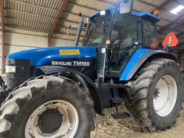New Holland TM165