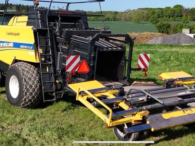New Holland bb9090 plus