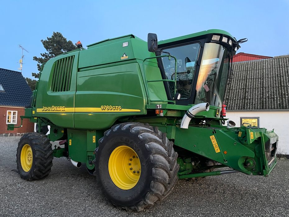 John Deere 9780 CTS - Høstmaskiner - Mejetærskere - 1