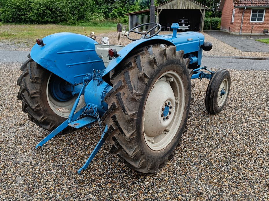 Fordson SUPER DEXTA - Traktorer - Traktorer 2 wd - 3