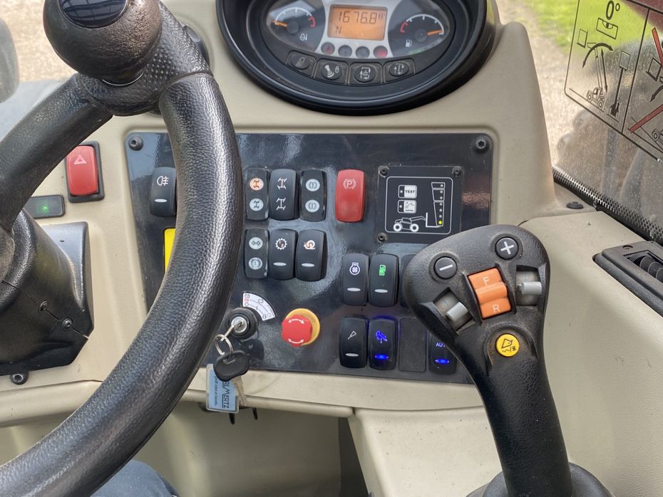 Massey Ferguson TH 7038 - Læssemaskiner - Teleskoplæssere - 10