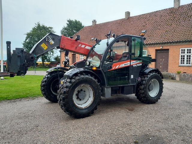 Massey Ferguson TH 7038