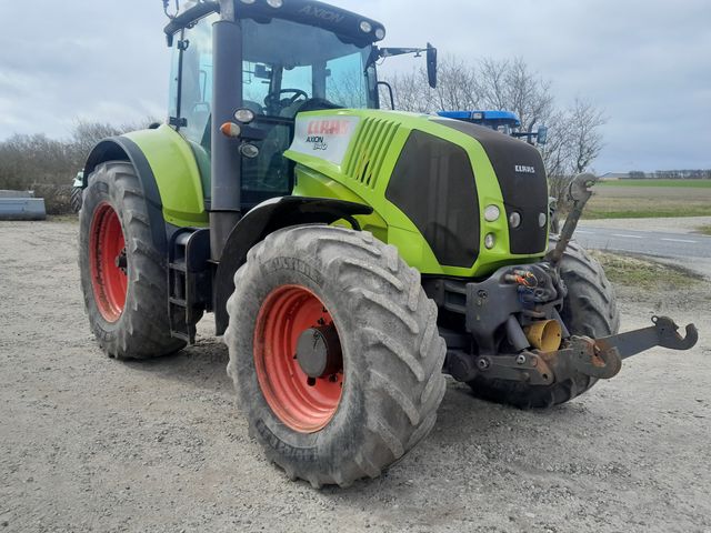 CLAAS Axion 840 CMatic med front pto.