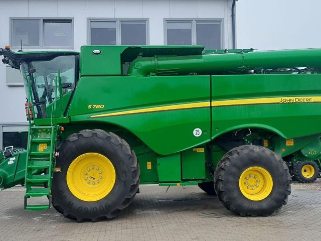 John Deere S780 4WD