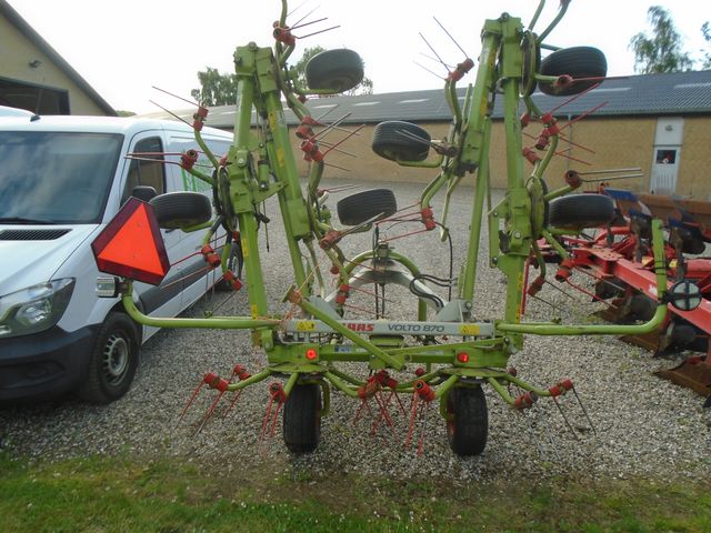 CLAAS Volto 870