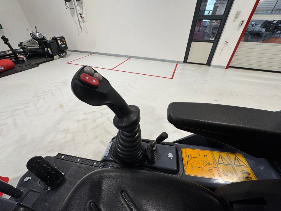 VM Loader 1026 LX FABRIKSNY MED SKOVL OG PALLEGAFLER! - Læssemaskiner - Minilæssere - 19