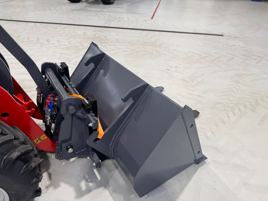 VM Loader 1026 LX FABRIKSNY MED SKOVL OG PALLEGAFLER! - Læssemaskiner - Minilæssere - 16