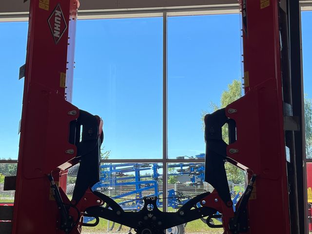 Kuhn BP 8300