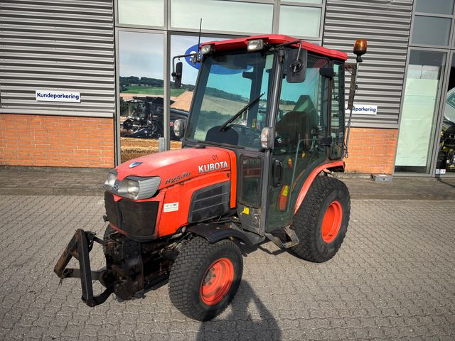 Kubota B2530 HST
