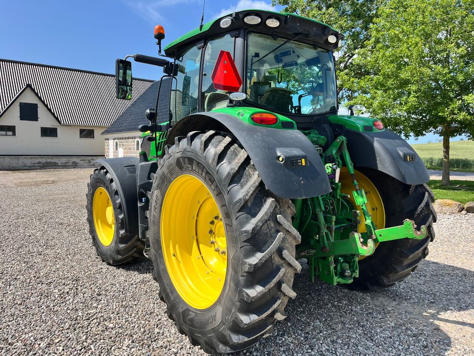 John Deere 6215R - Traktorer - Traktorer 4 wd - 3