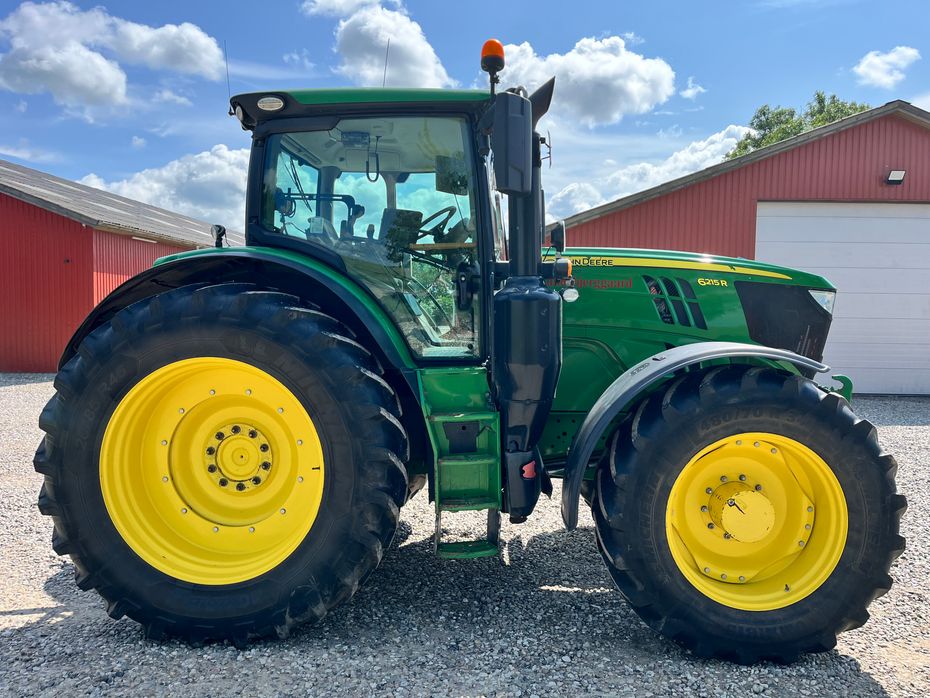 John Deere 6215R - Traktorer - Traktorer 4 wd - 2