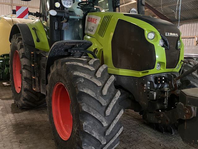 CLAAS AXION 870 CMATIC