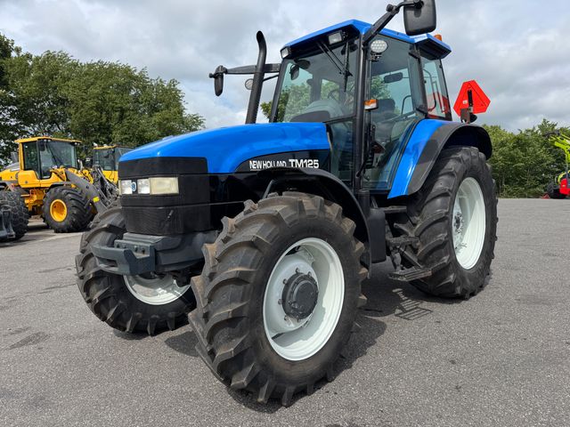 New Holland TM 125