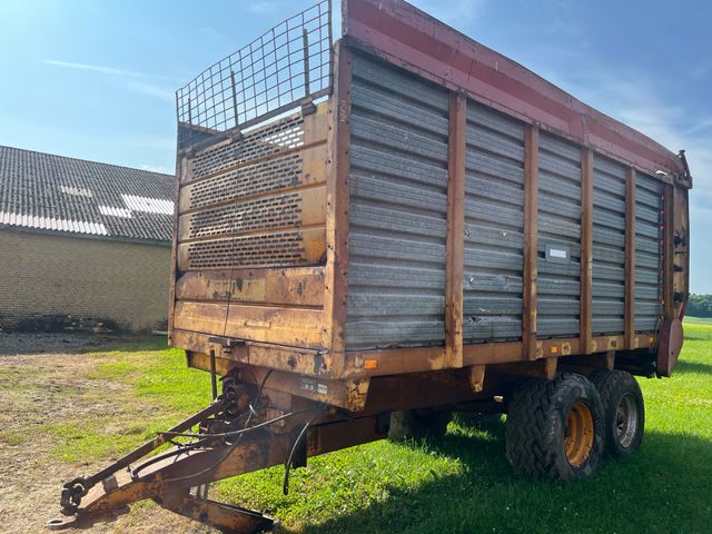 Veenhuis Silagewagen 14-2 -- 24m3