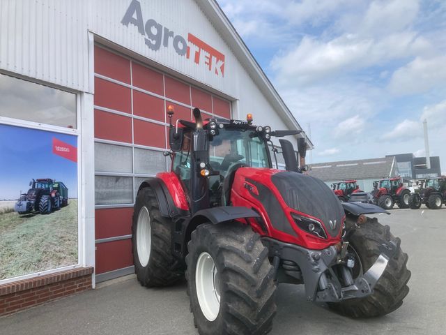 Valtra T214 Versu