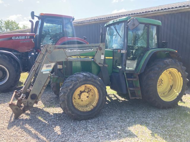John Deere 6510