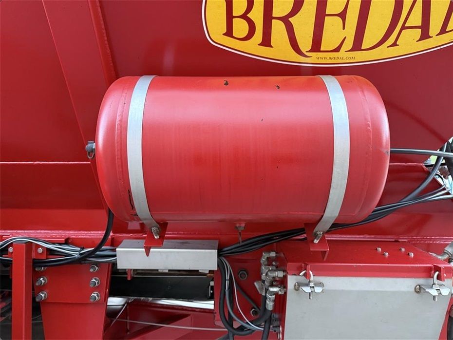 Bredal K135 - Gødningsmaskiner - Bugserede gødningsspreder - 7