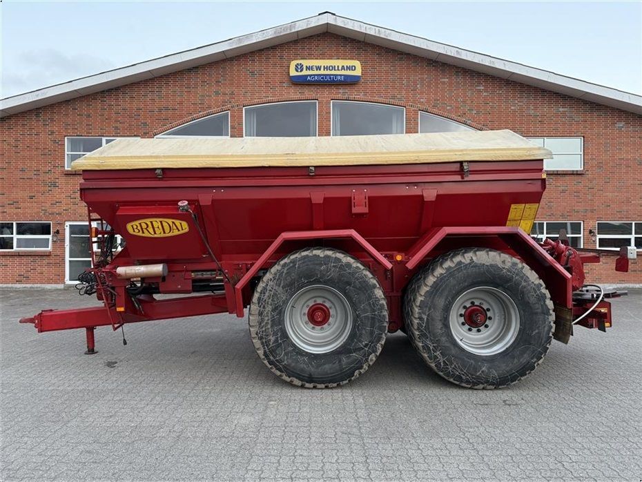 Bredal K135 - Gødningsmaskiner - Bugserede gødningsspreder - 1