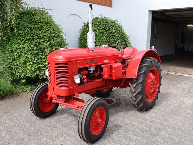 Volvo T-25 B