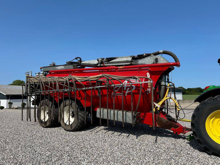 AP GV 20 med kran, lift og slangebom - Vogne - Gyllevogne - 1