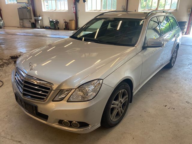 Mercedes-Benz e220