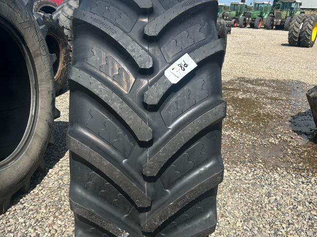 BKT 650/75R32 