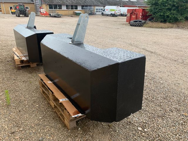 INBY Agro 2200 kg.  frontklods